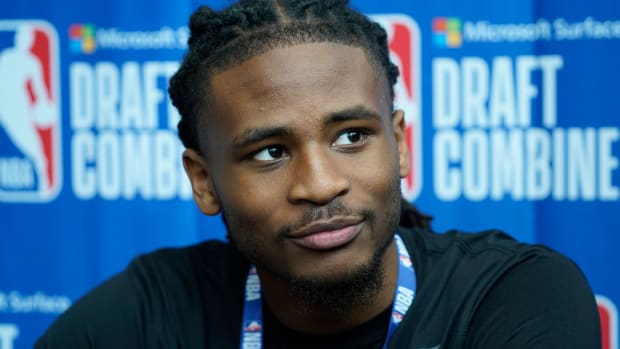 May 17, 2023; Chicago, Il, USA; Cason Wallace talks to the media during the 2023 NBA Draft Combine at Wintrust Arena. Mandatory Credit: David Banks-USA TODAY Sports